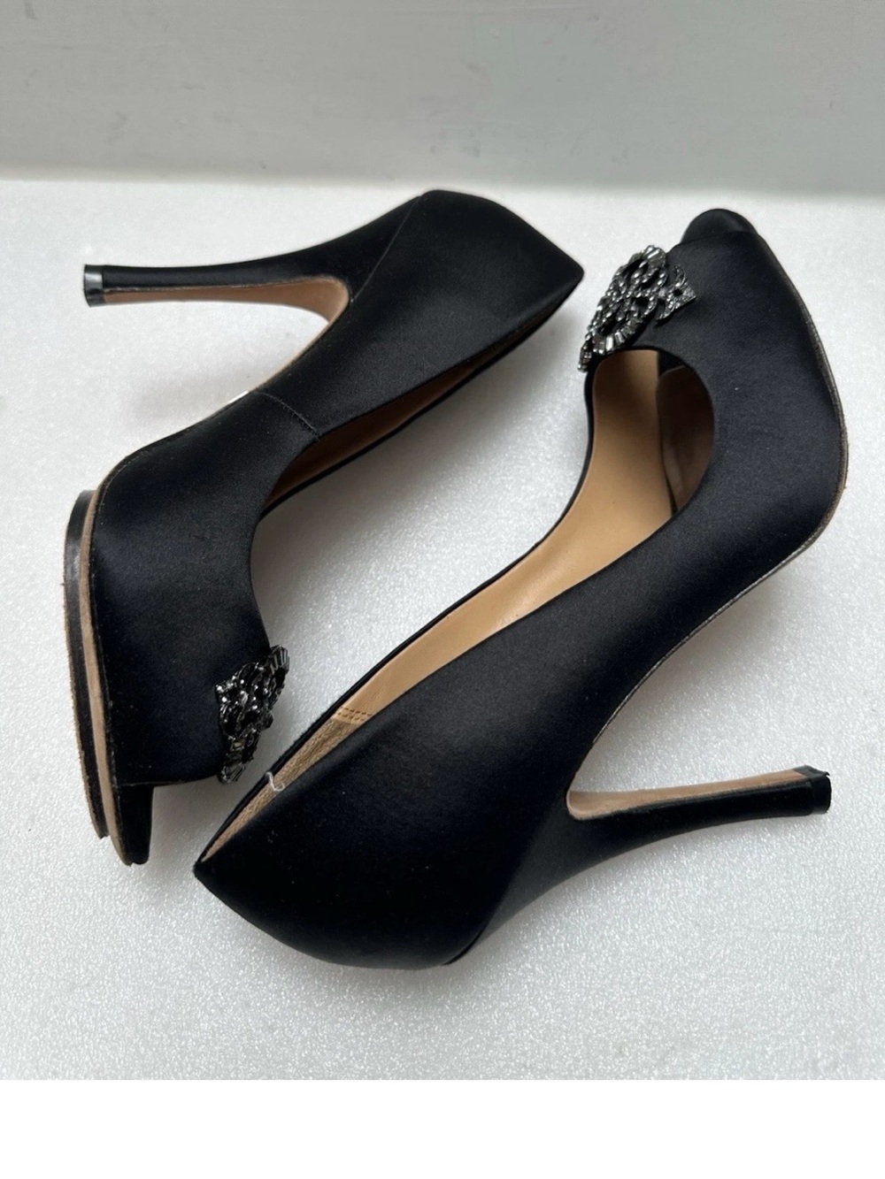 Badgley Mischka Monique Black Satin Open Toe Pumps Stiletto Shoes Black Size 8 - Picture 5 of 9